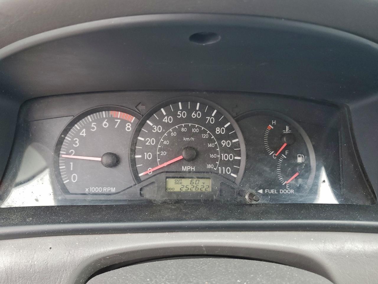 Toyota Corolla Ce Image 5