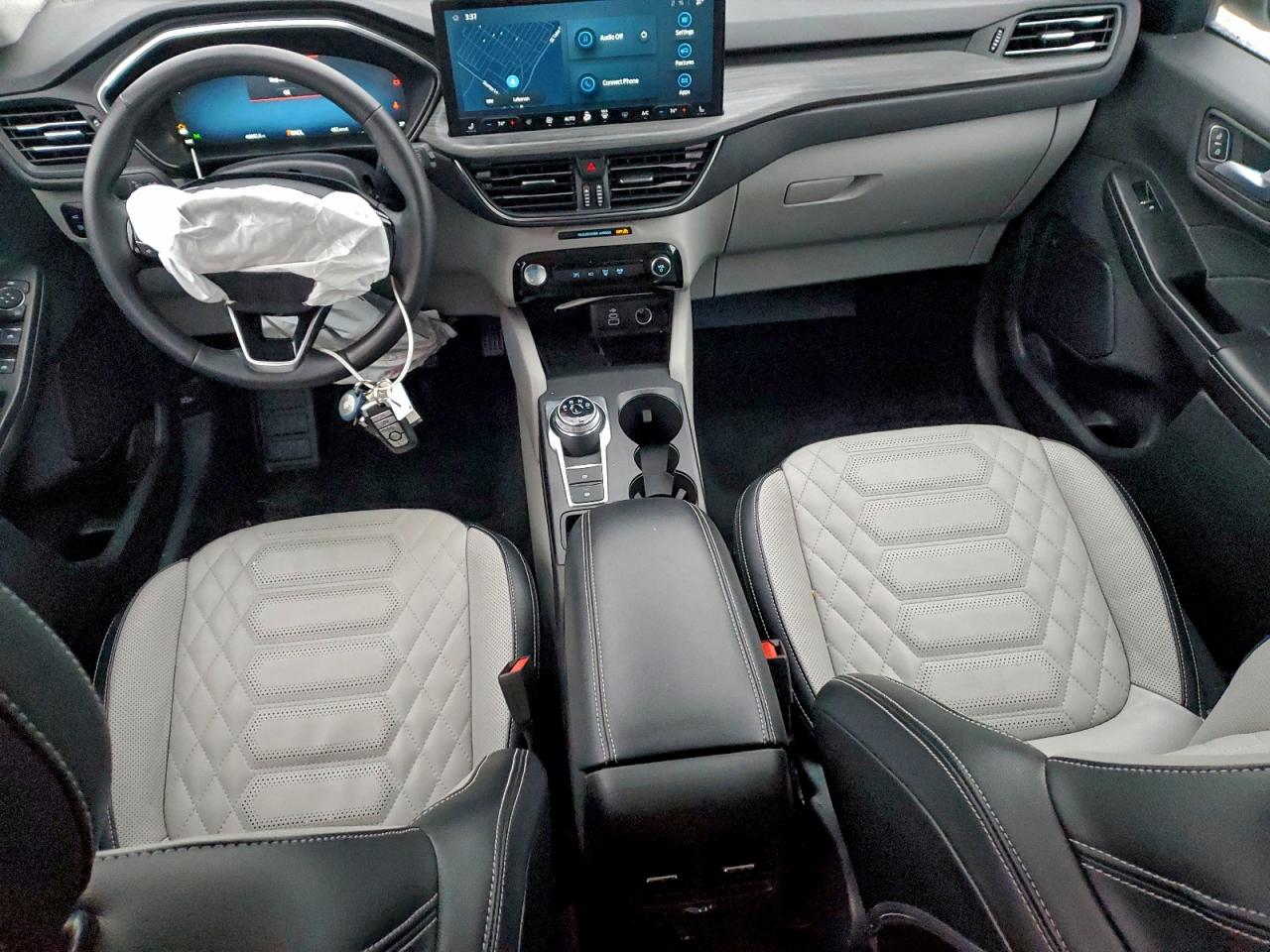 Ford Escape Platinum Image 9