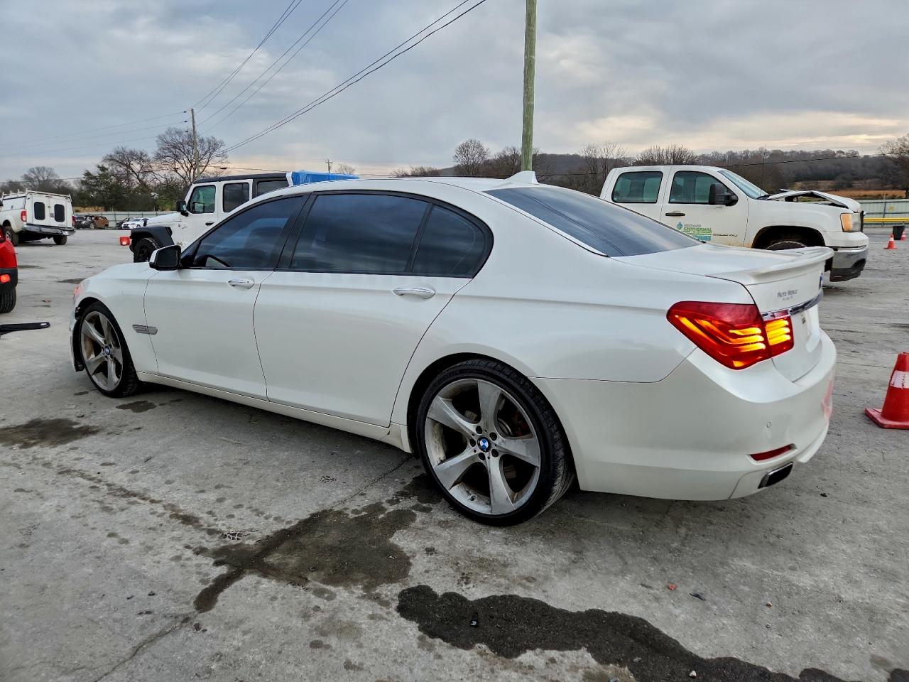 BMW 7 Series Li Image 2