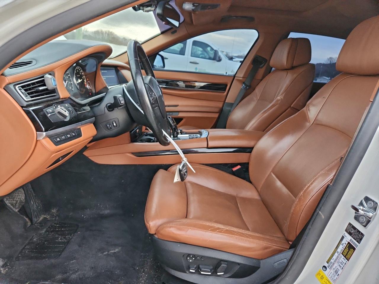 BMW 7 Series Li Image 13