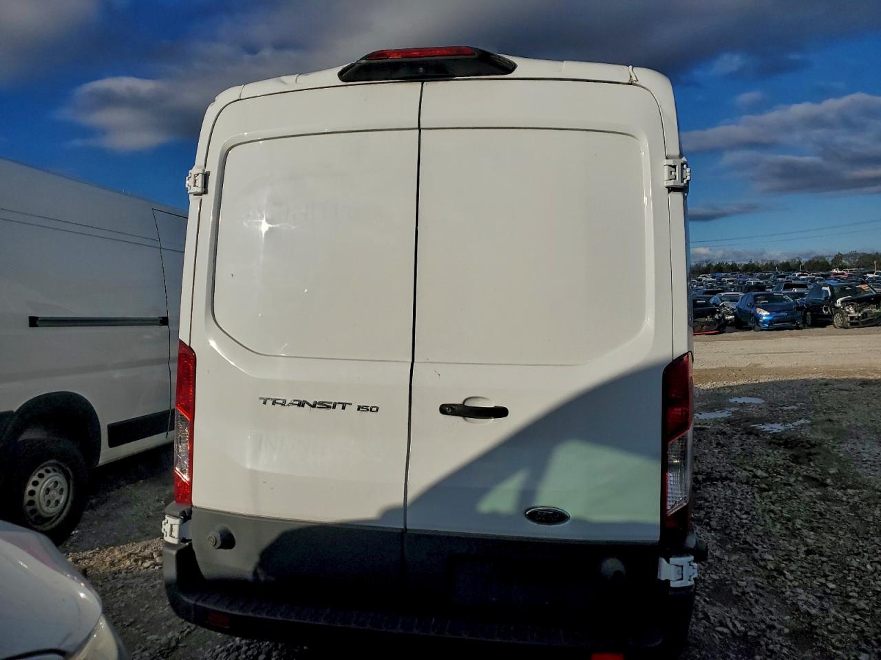Ford Transit T-150 Image 5