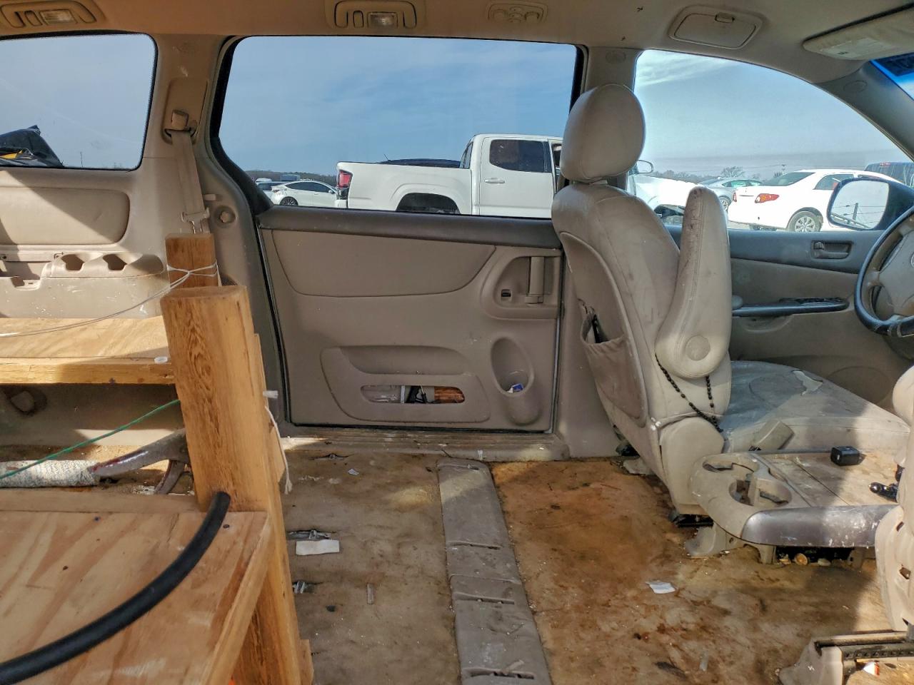 Toyota Sienna Ce Image 10