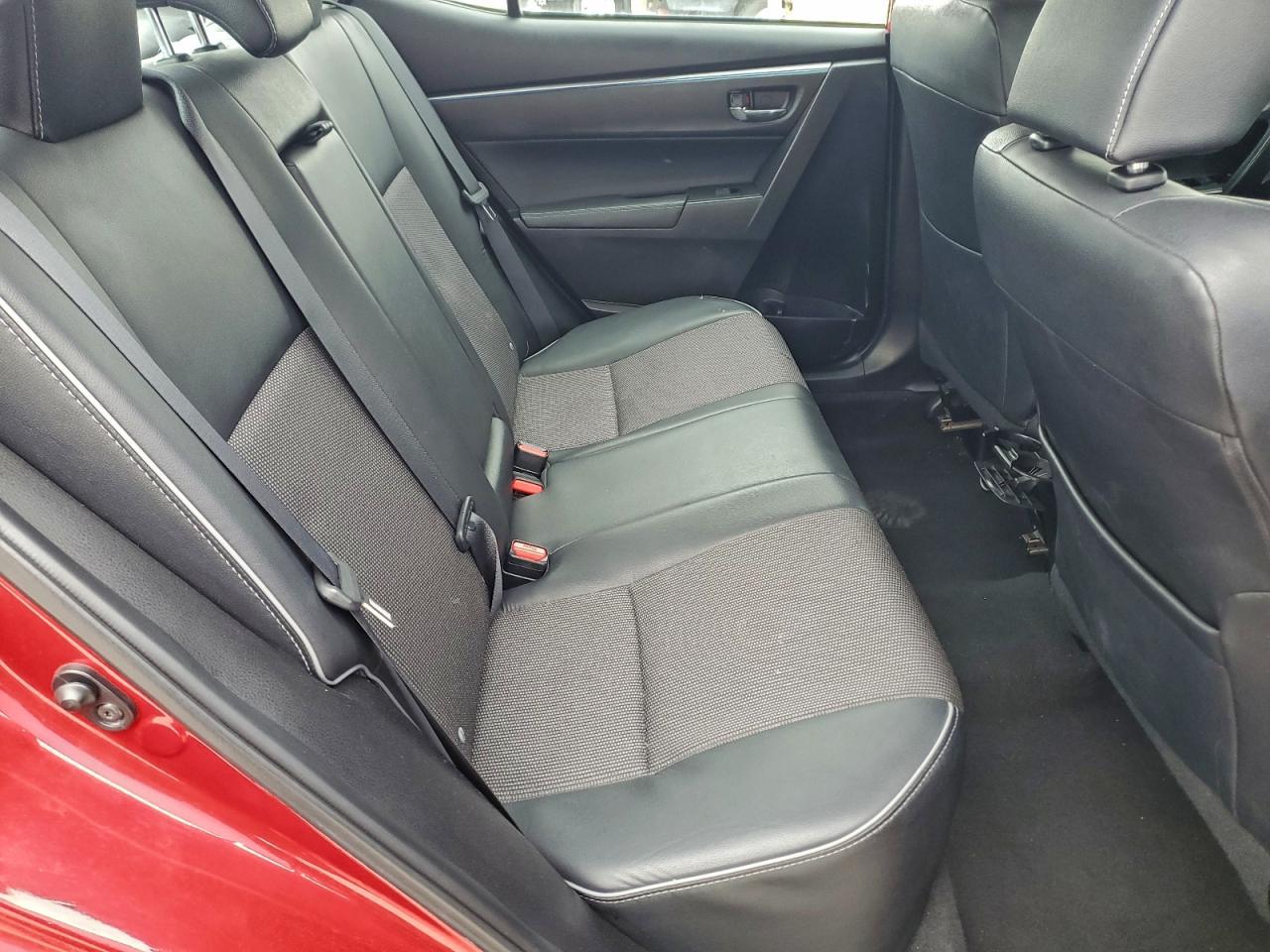 Toyota Corolla L Image 7