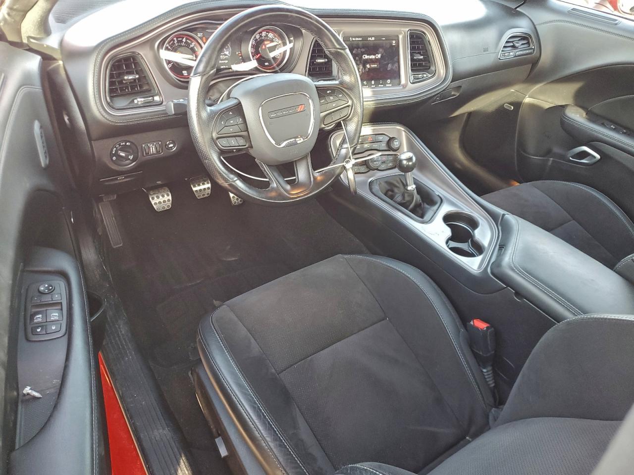 Dodge Challenger R/t Image 11