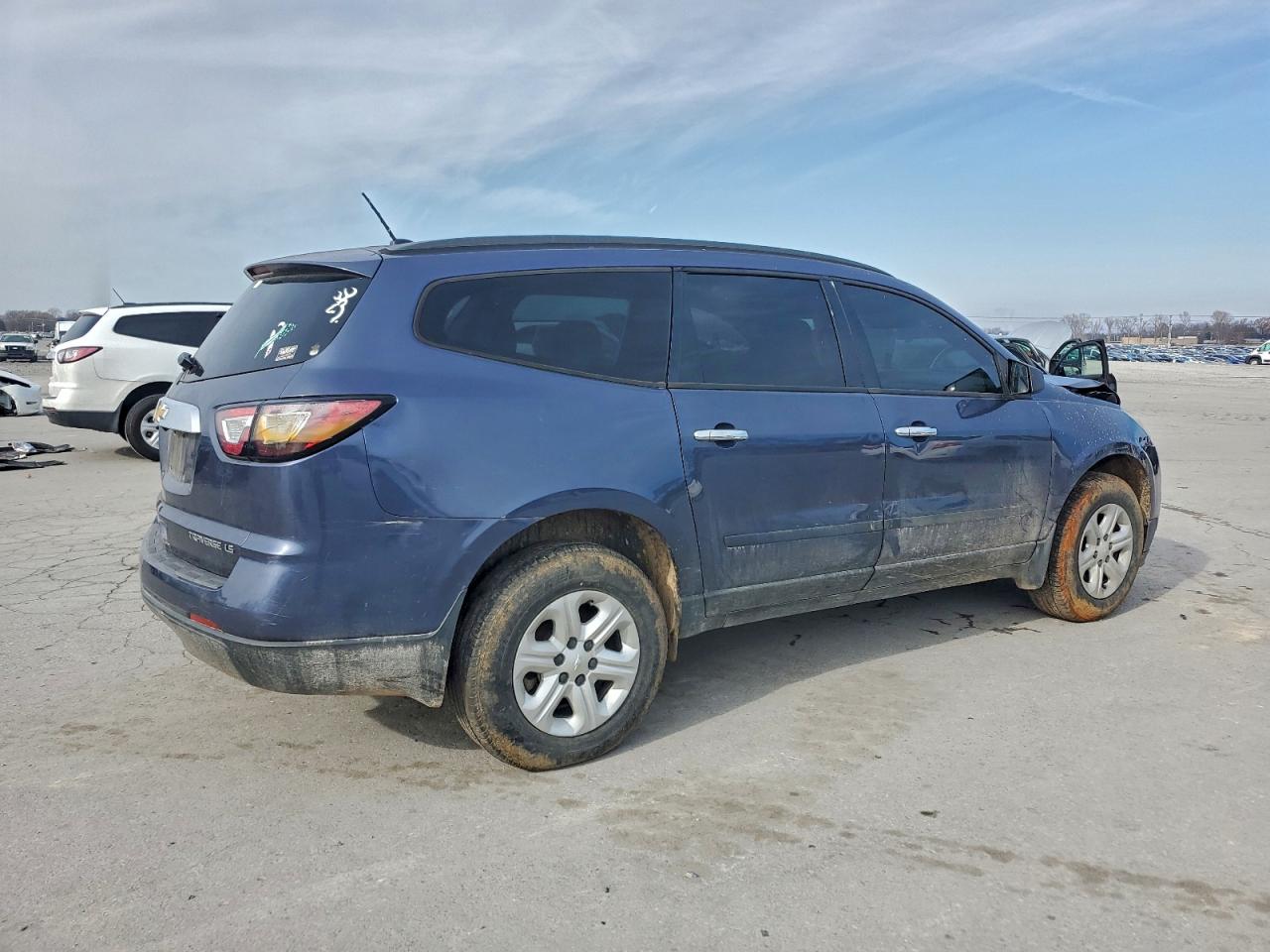 Chevrolet Traverse Ls Image 3