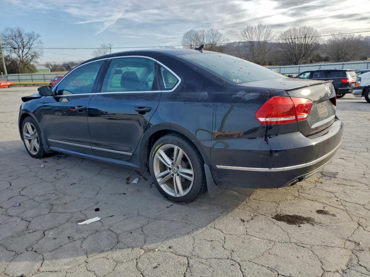 Volkswagen Passat Sel Image 4