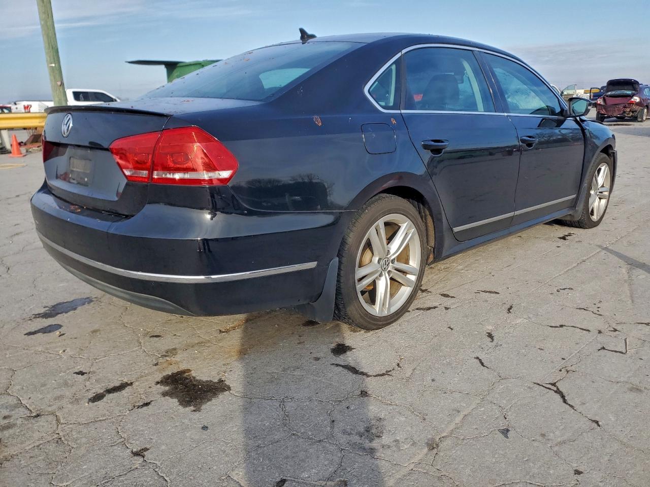 Volkswagen Passat Sel Image 3