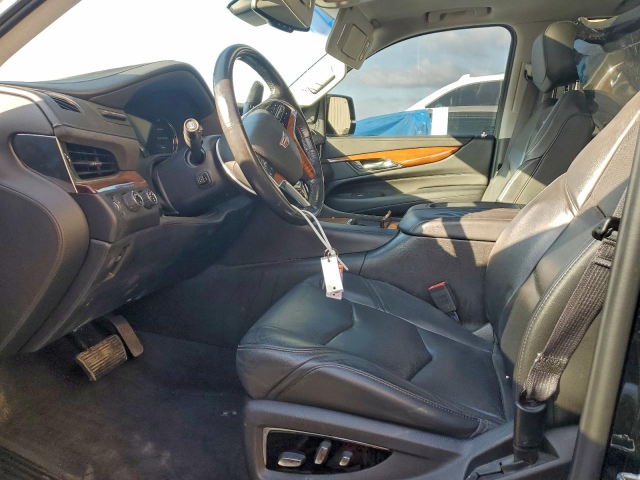 Cadillac Escalade Premium Image 3