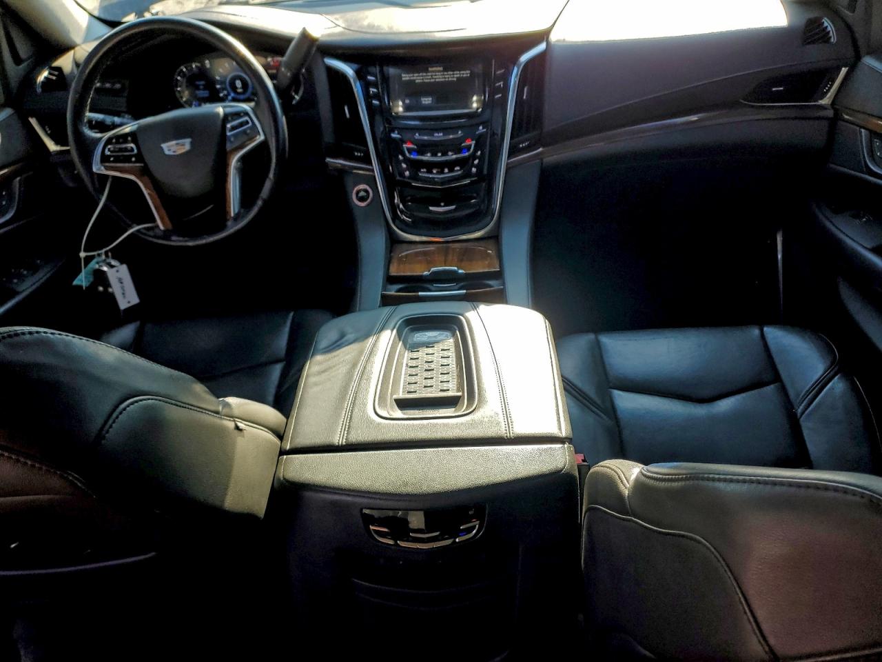 Cadillac Escalade Premium Image 11