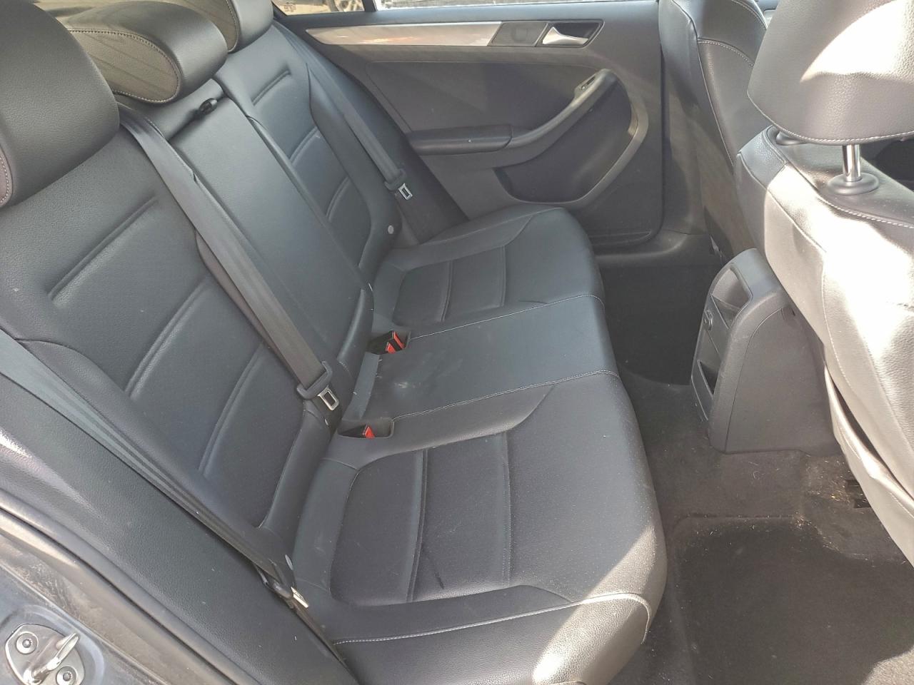 Volkswagen Jetta Se Image 12