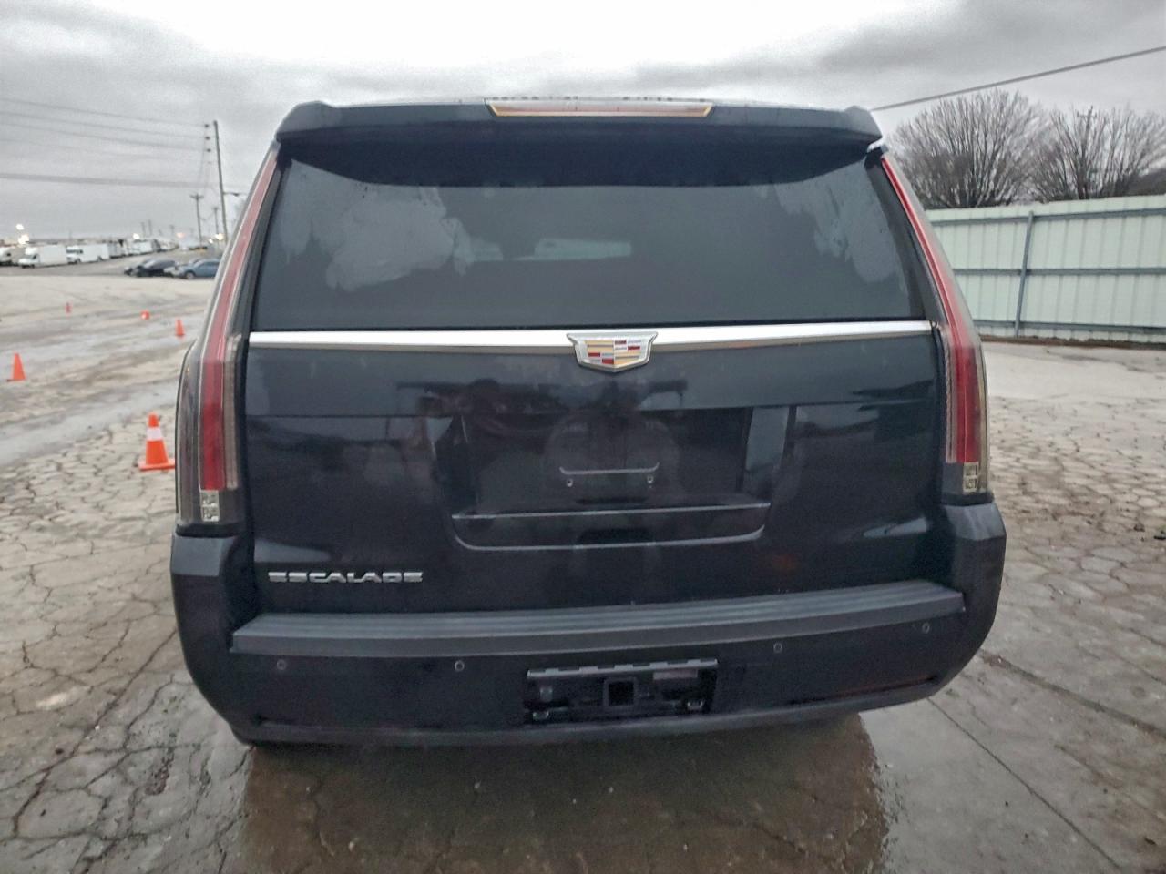 Cadillac Escalade Premium Image 8