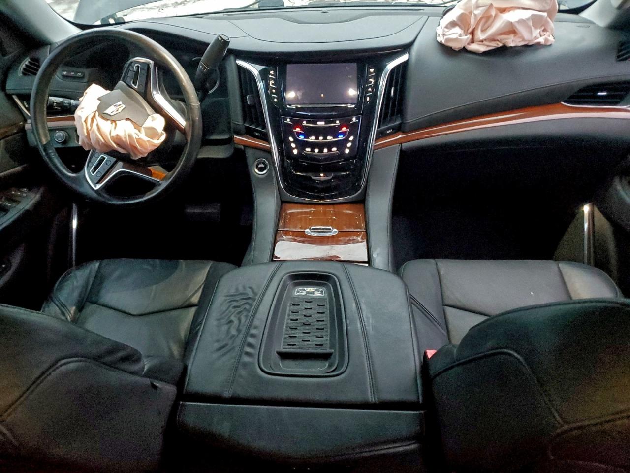 Cadillac Escalade Premium Image 5