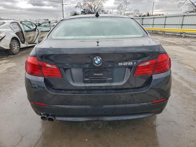 BMW 5 Series I Image 9