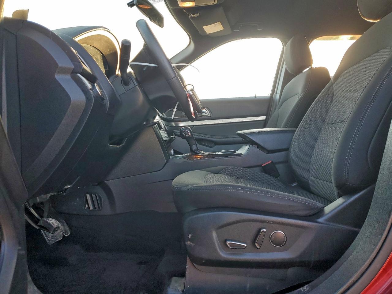 Ford Explorer Xlt Image 13