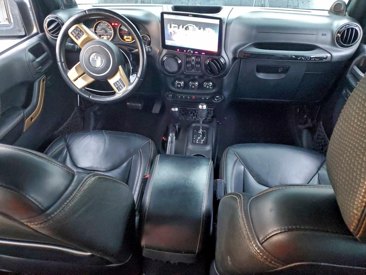 Jeep Wrangler Sahara Image 14