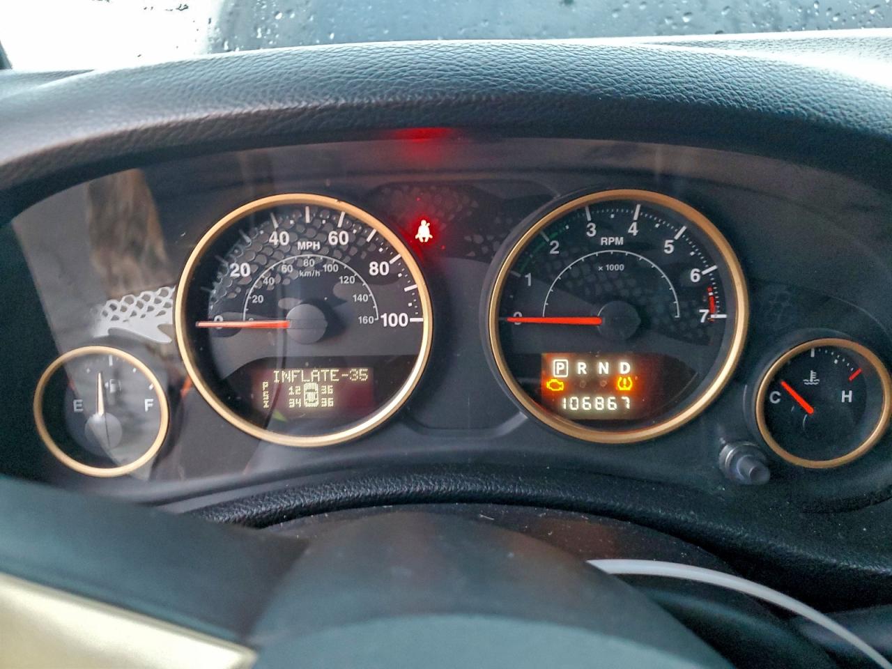 Jeep Wrangler Sahara Image 9