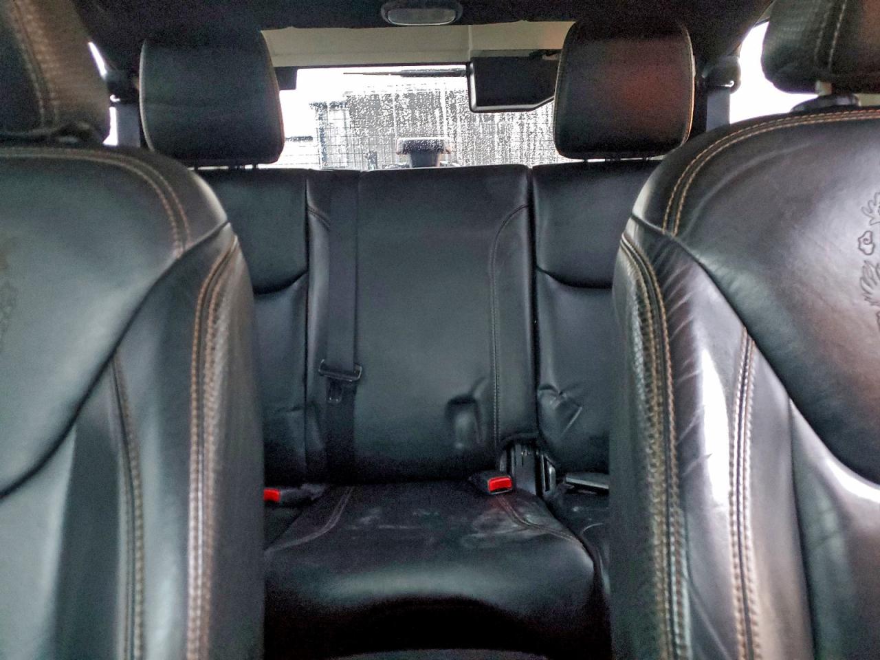 Jeep Wrangler Sahara Image 11