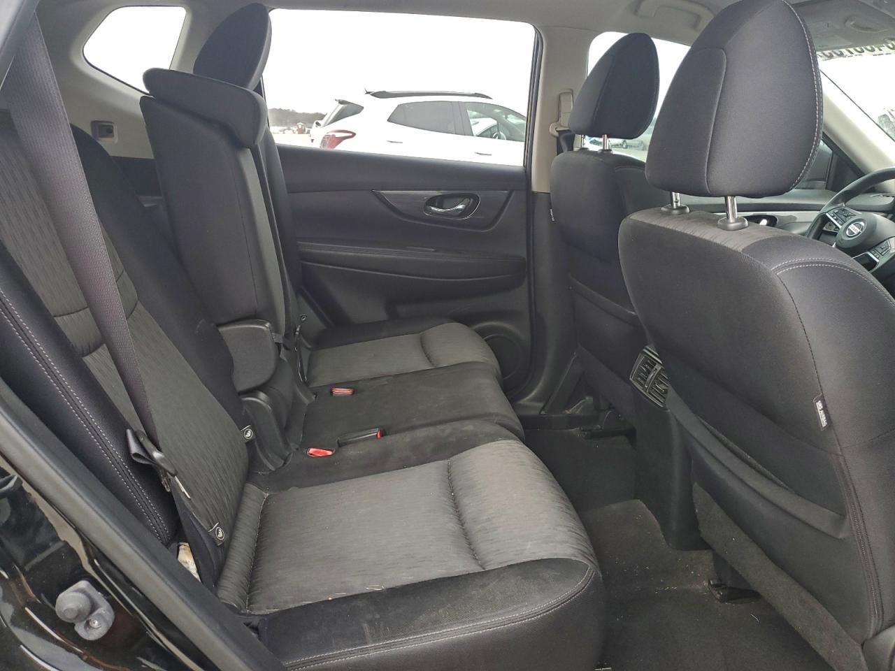 Nissan Rogue S Image 9