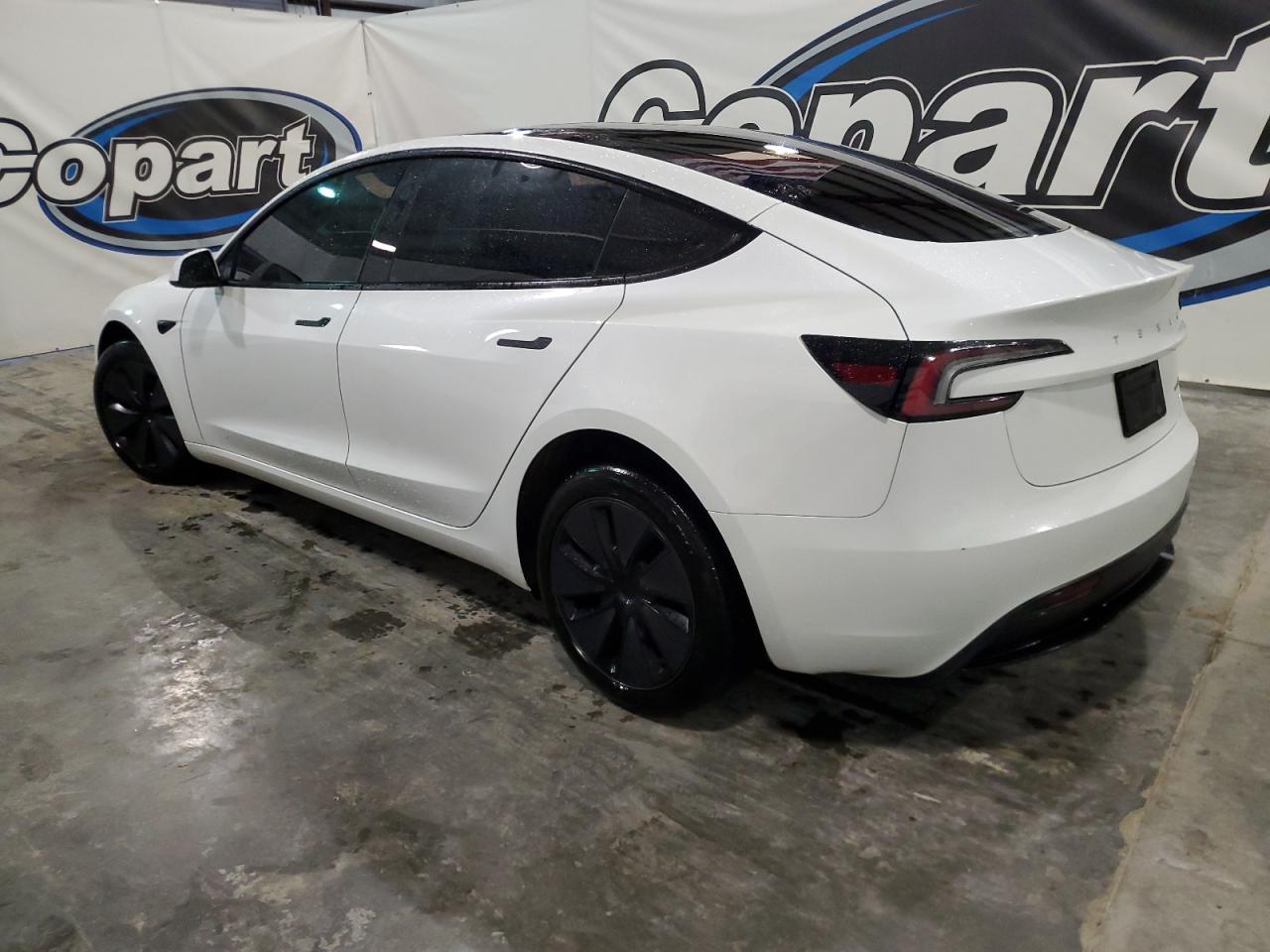 Tesla Model 3 Image 6