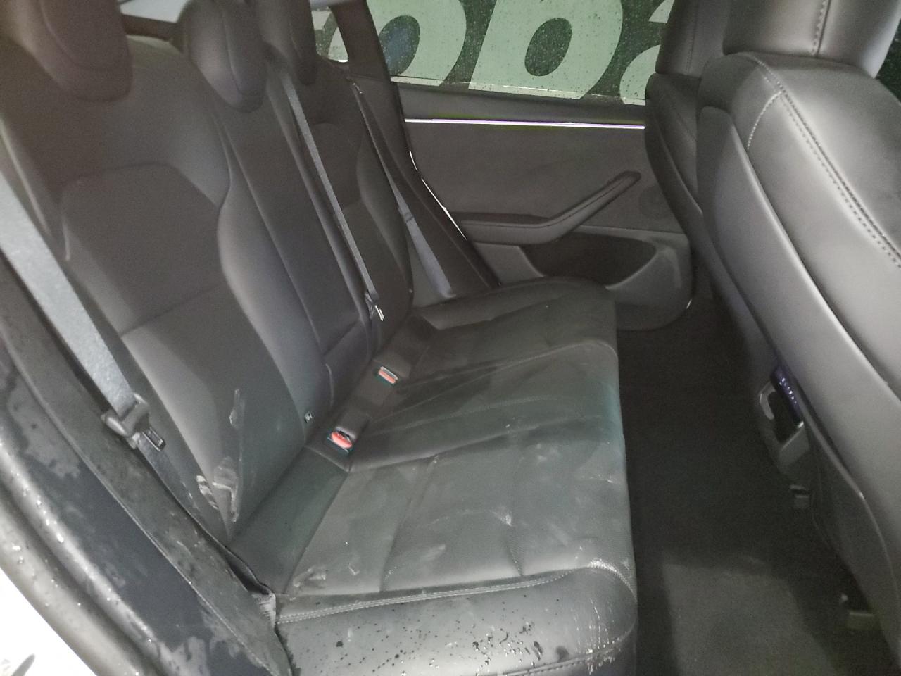 Tesla Model 3 Image 8