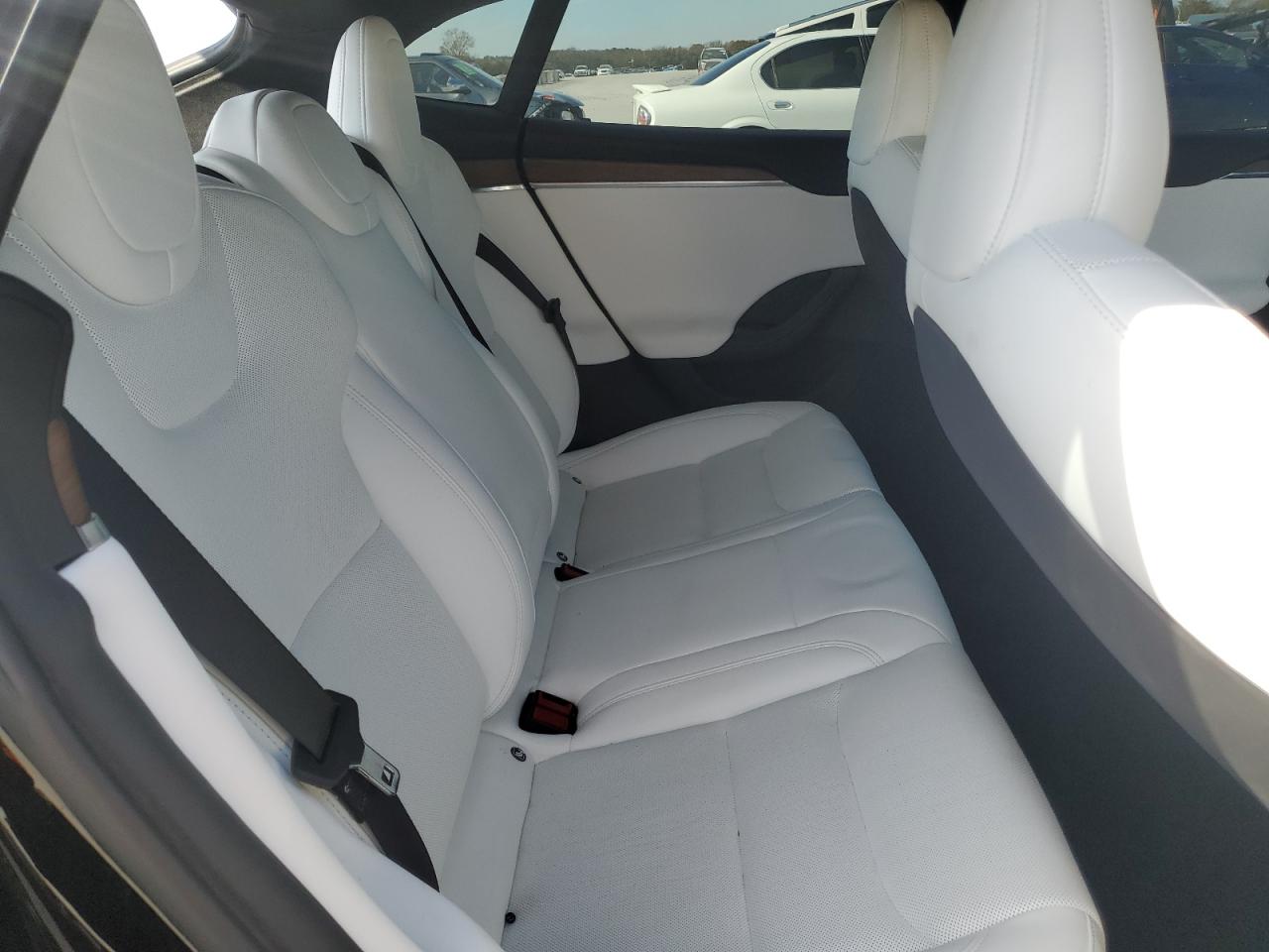 Tesla Model S Image 10