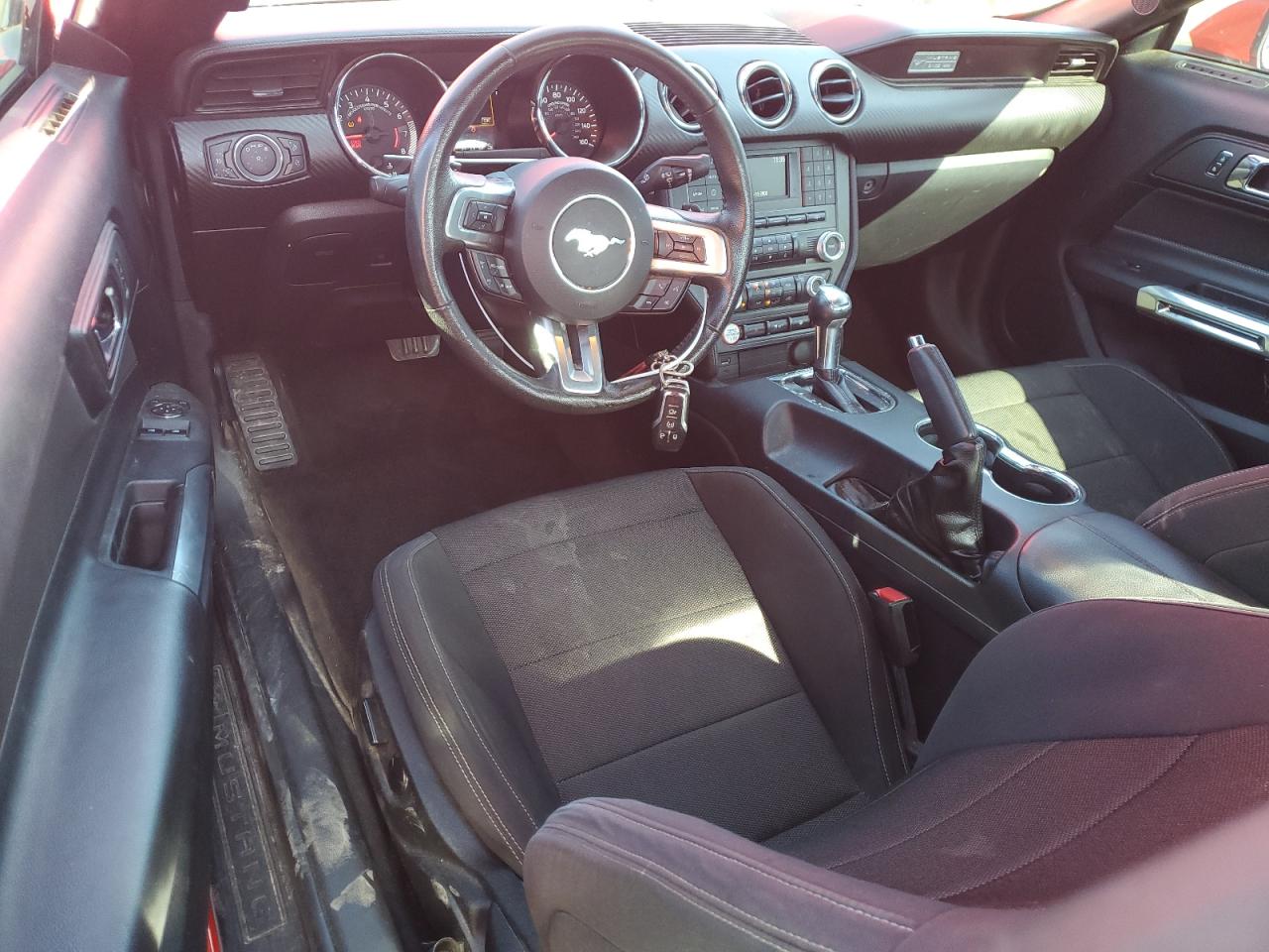 Ford Mustang Image 4