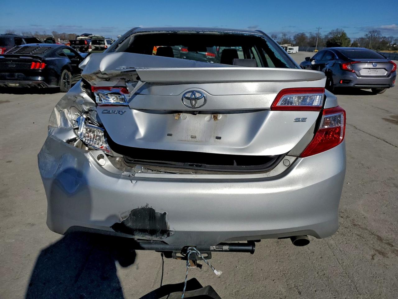 Toyota Camry Base Image 3