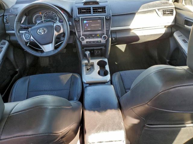 Toyota Camry Base Image 8