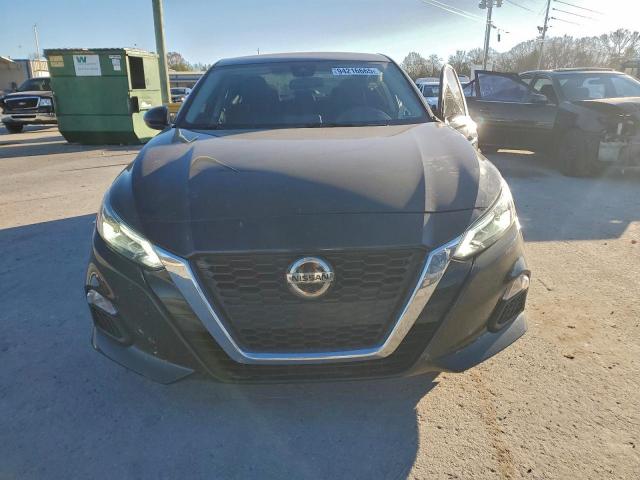 Nissan Altima Sv Image 4