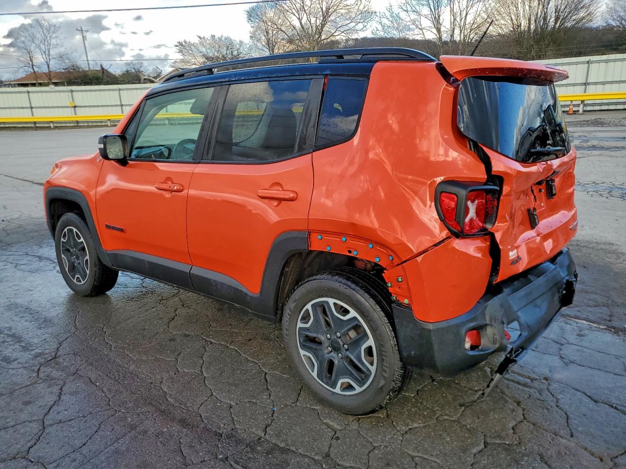 Jeep Renegade Trailhawk Image 13