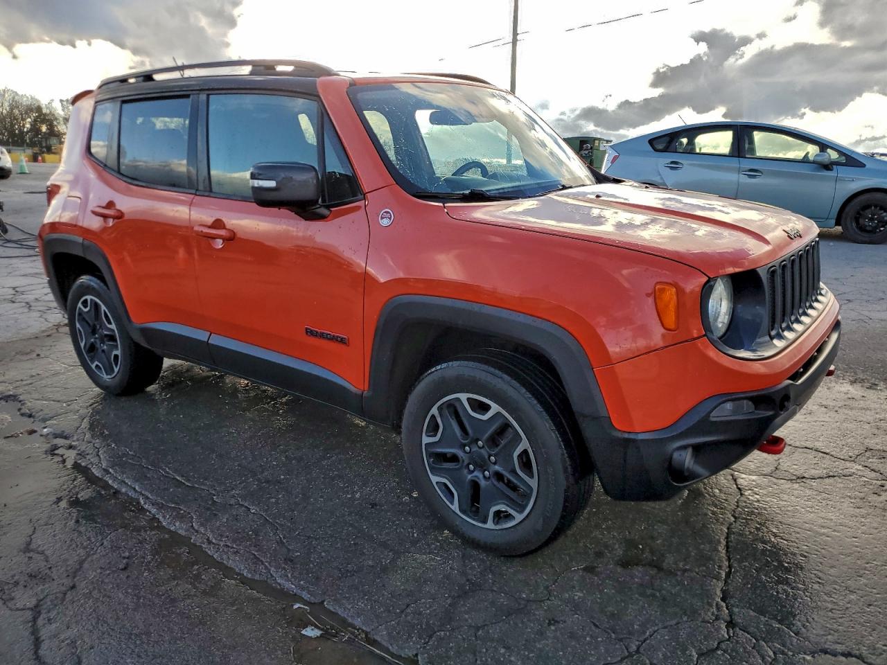 Jeep Renegade Trailhawk Image 2