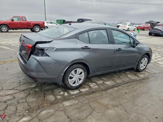 Nissan Versa S Image 2