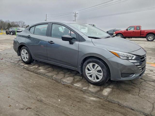 Nissan Versa S Image 4