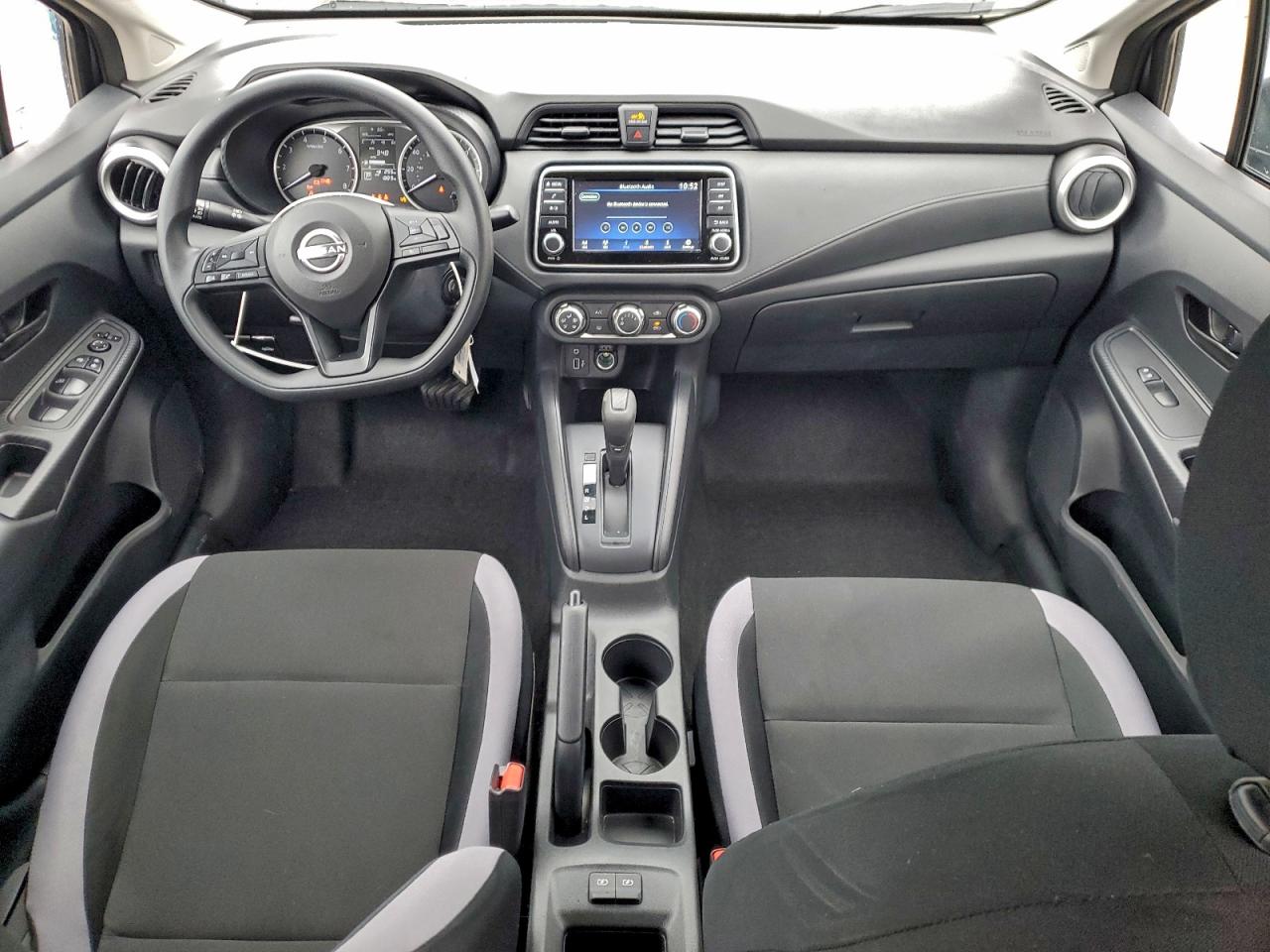Nissan Versa S Image 7