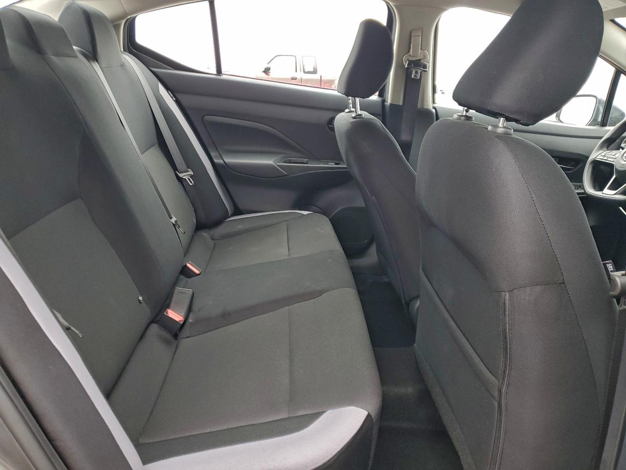 Nissan Versa S Image 12