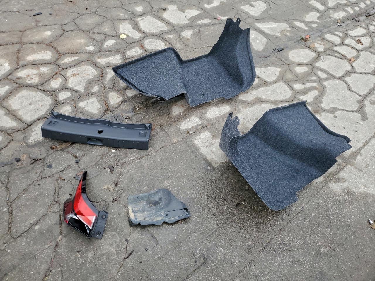 Nissan Versa S Image 9