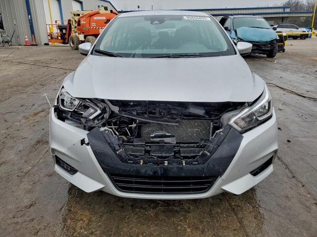 Nissan Versa Sv Image 6