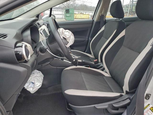 Nissan Versa Sv Image 4