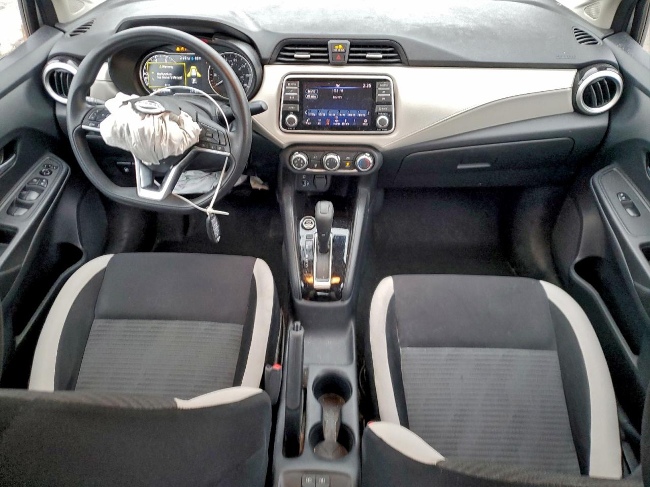 Nissan Versa Sv Image 8