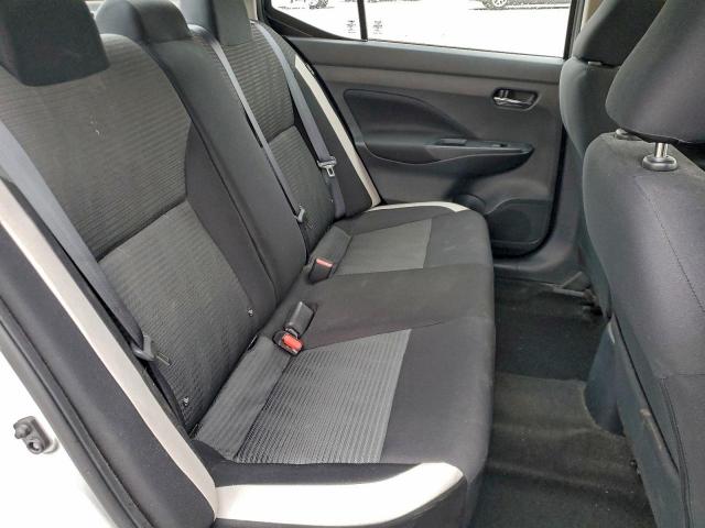 Nissan Versa Sv Image 9