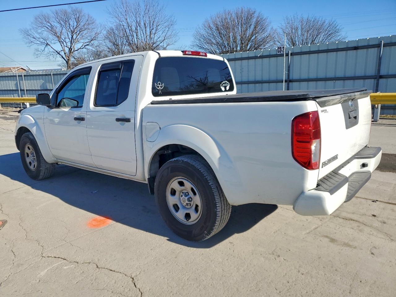 Nissan Frontier S Image 2