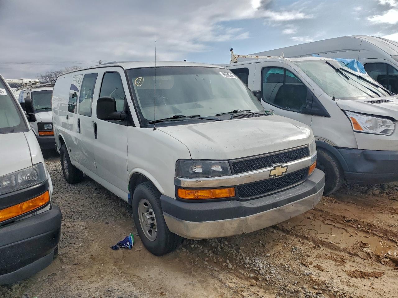 Chev Express Image 9