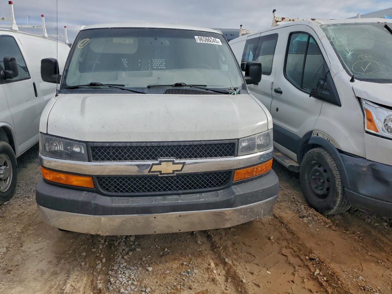 Chev Express Image 11