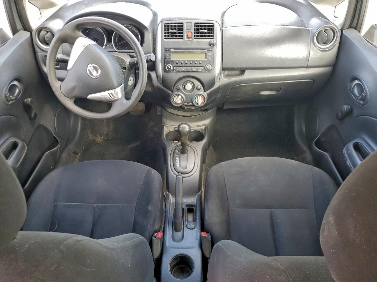 Nissan Versa S Image 3