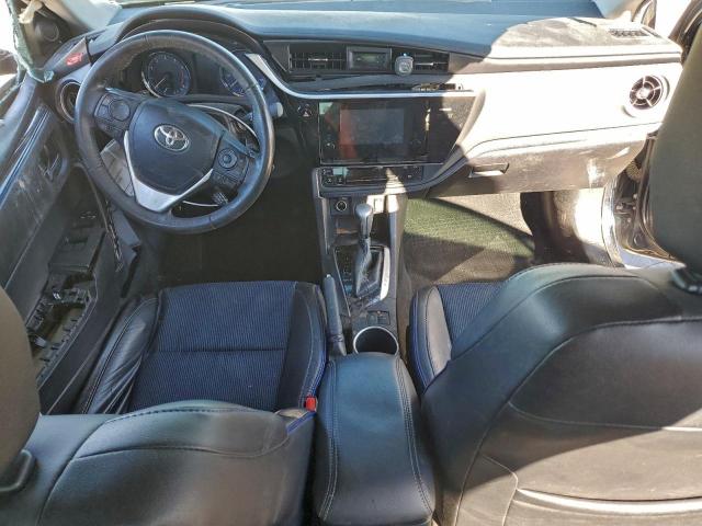 Toyota Corolla L Image 6