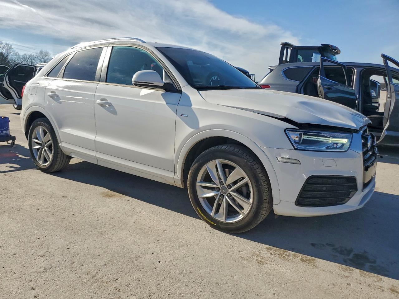 Audi Q3 Premium Image 12