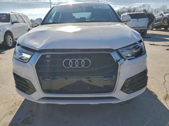 Audi Q3 Premium Image 3