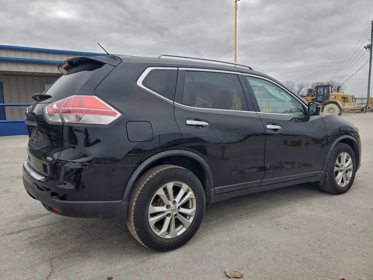 Nissan Rogue S Image 2