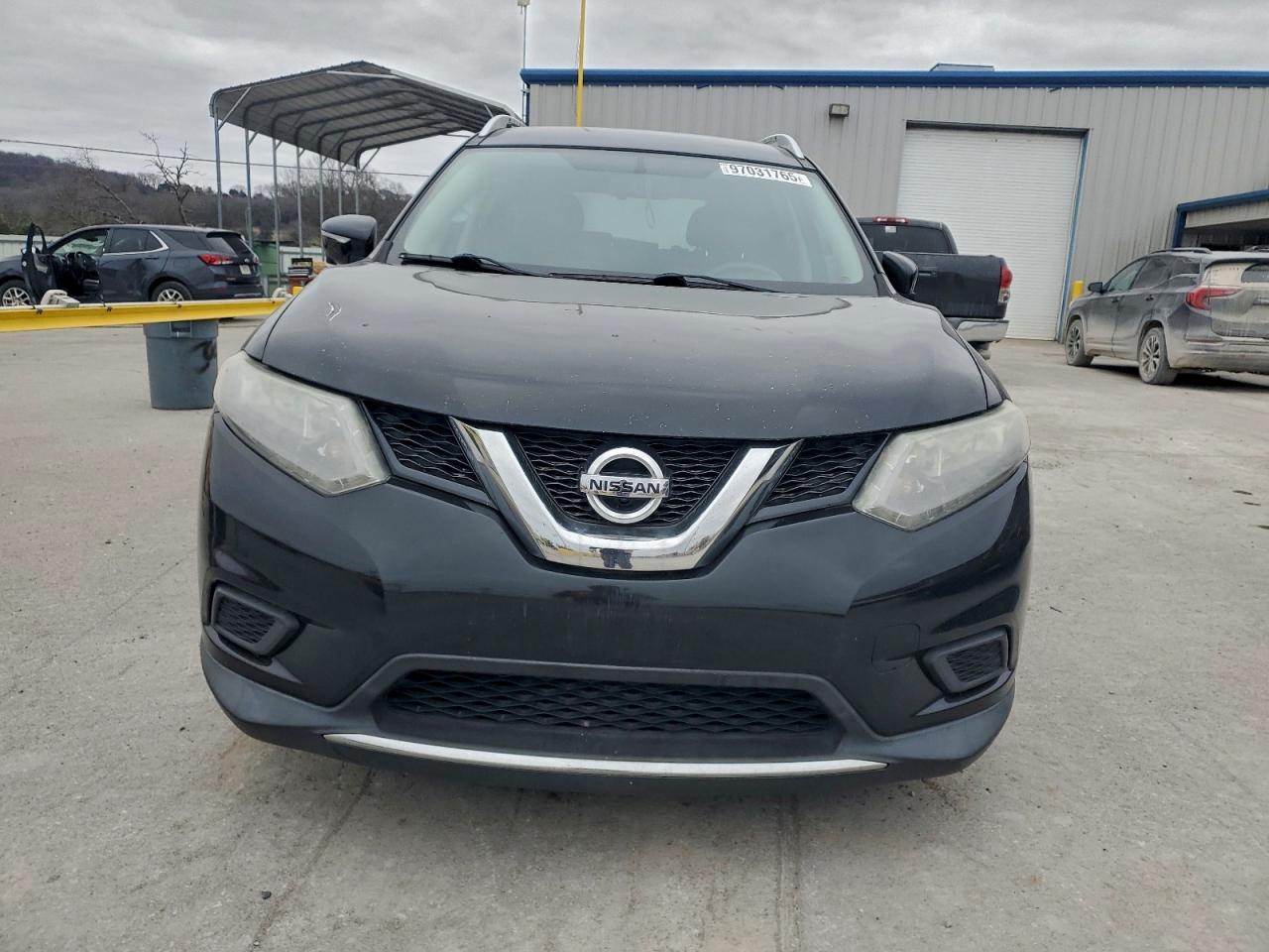 Nissan Rogue S Image 5