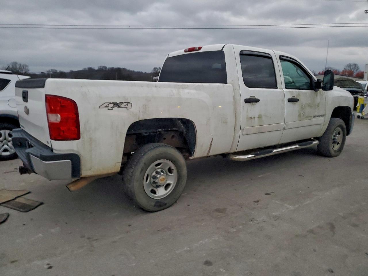 Chevrolet Silverado K2500 Heavy Duty Image 2